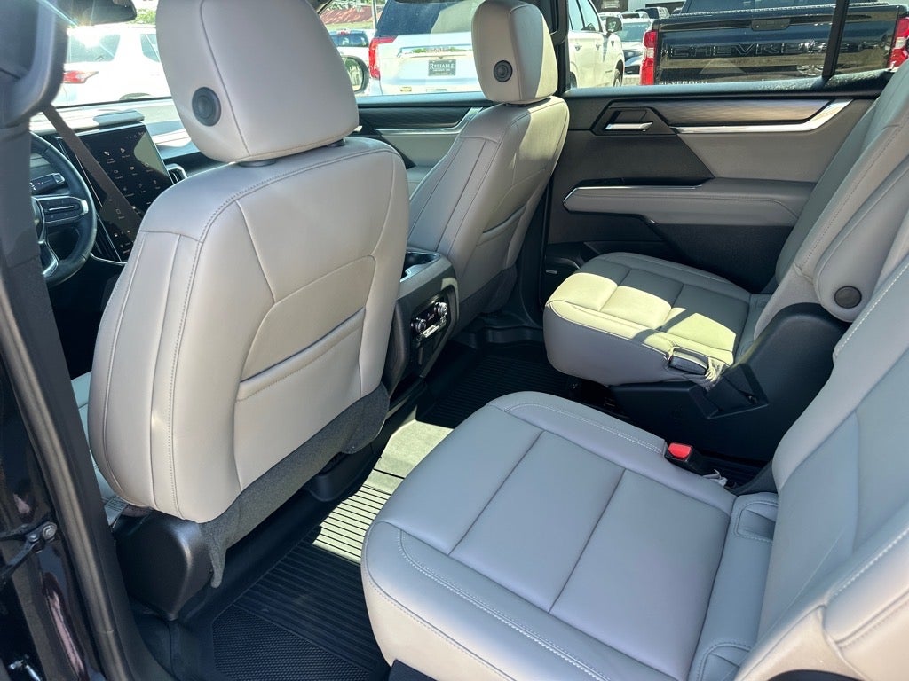 2024 GMC Acadia Elevation