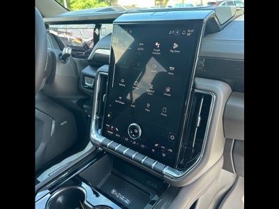 2025 GMC Yukon Elevation