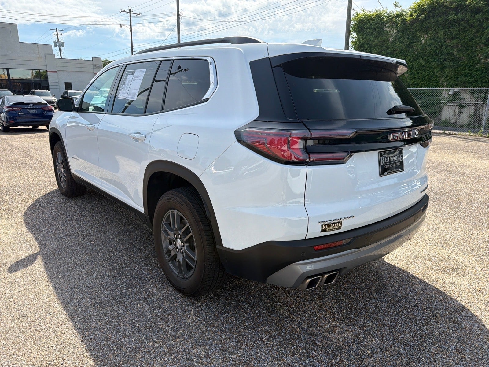 2025 GMC Acadia Elevation