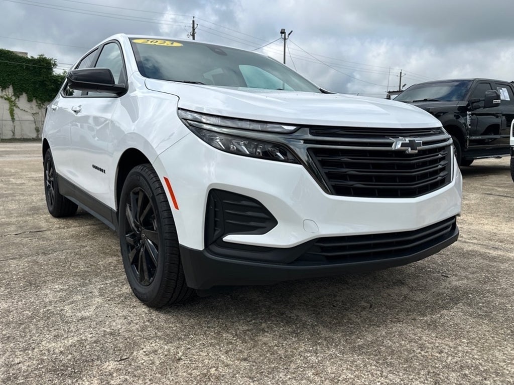 2023 Chevrolet Equinox LS - Photo 2