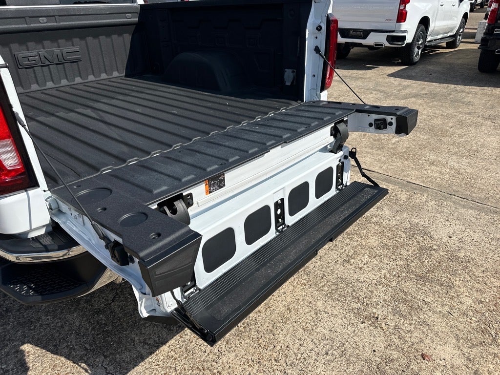 2024 GMC Sierra 1500 SLT - Photo 21